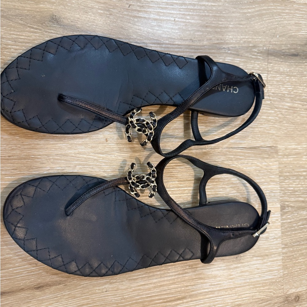 CHANEL Black Sandals with Turtle Detail